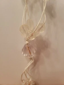 Collar de cordón de nudo deslizante blanco con cuentas de acrílico transparente 32"-64"  - Imagen 1 de 3