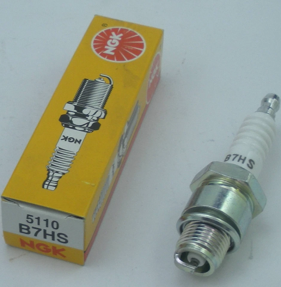 Bujía NGK B7HS para motores fueraborda Foto 1 de 1