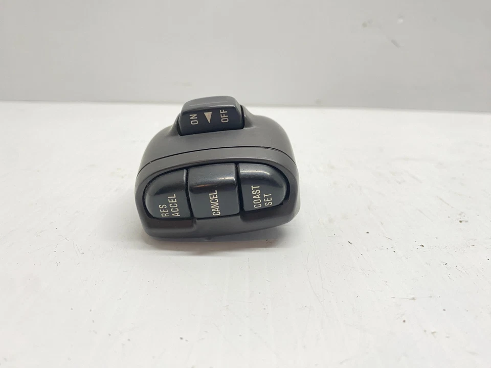 Interruptor de control de crucero del volante Nissan Máxima 2000-2003 OEM, Foto 1 de 3