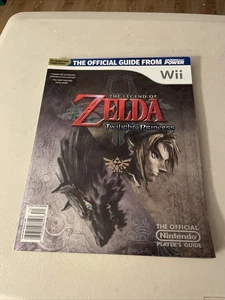 The Legend of Zelda - Twilight Princess - Nintendo Power Guide - Wii w/Poster - Imagen 1 de 12