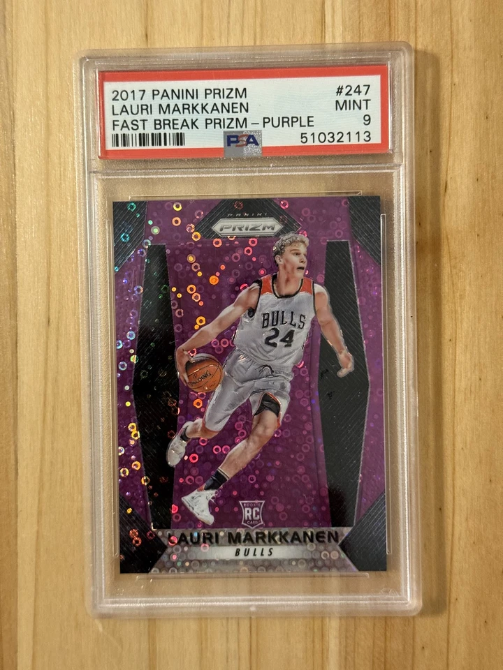 Panini Prizm 2017-18 - Lauri Markkanen #247 púrpura Fast Break Prizm/75 (RC) Foto 1 de 1