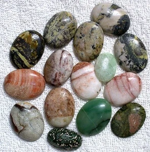 Half Pound Preformed Oval Broken Chipped Pitted Cabochon Gemstone Rough HPCP1 - Picture 1 of 3