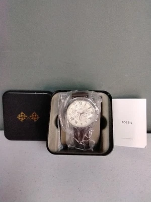 Reloj Fossil FS4735 Para Hombre 44mm Grant Cronógrafo Plateado con Correa de Cuero Marrón Foto 1 de 4