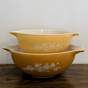Vintage Pyrex Butterfly Gold II Cinderella Bowls 444 443 Made In USA Set Of 2 - Picture 1 of 18