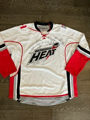 Abbotsford Heat AHL Hockey Team Signed White Repl Jersey 2011/12 Calgary Flames - Image 1 of 4