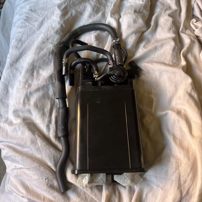 Оригинальная паровая канистра TOYOTA 77740-42072 УГОЛЬ RAV4 2000/08-2005/11 новая - Изображение 1 из 4