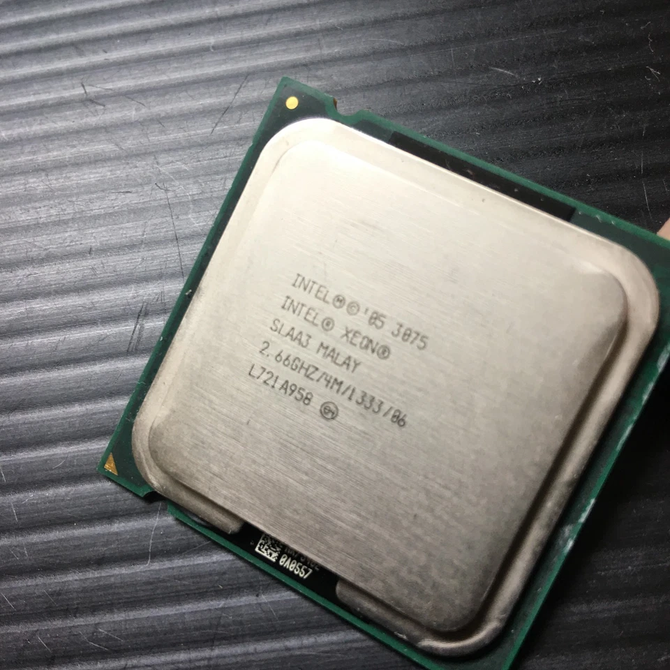 Intel XEON SLAA3 2.66GHZ/4M/1333 CPU Processor - Image 1 of 3