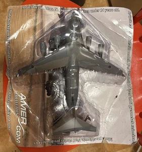 1/200 Scale Boeing C-17 Globemaster III Transport Aircraft USAF Diecast Model - Picture 1 of 5