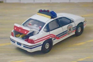 8th Gen 2000-2005 Chevrolet Impala 5.7L V8 Police/Squad Car 1/64 Scale Ltd Edt J - Bild 1 von 5