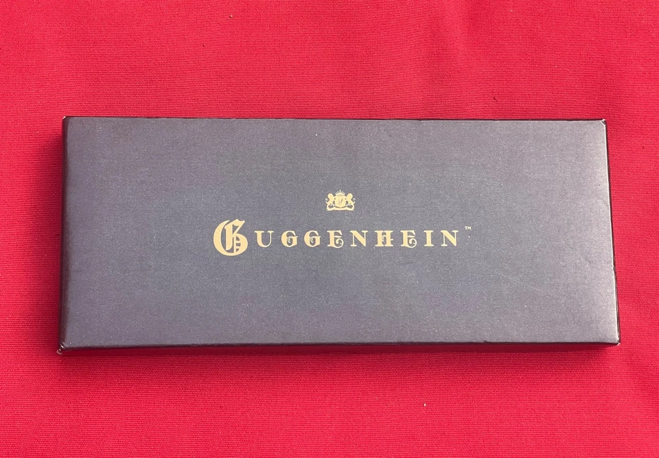 Guggenhein 9" Professional Pinking Tailor Shears New in Box - Image 1 of 4