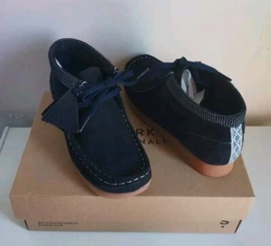 Clarks Kids Wallabee Boot Older Navy Combination Size 4 (Read Description) - Picture 1 of 7