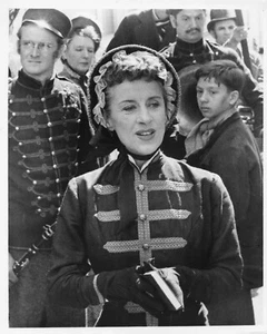 Beatrice Lillie 1957 comunicado de prensa/foto 8x10 alrededor del mundo en 80 días PB485 - Imagen 1 de 4