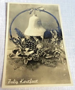 1946 Real Photo Postcard Dutch Christmas Bell Pinecones Zalig Kerstfeest Vintage - Picture 1 of 2