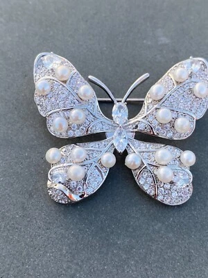 Broche colgante broche mariposa grande perlas blancas de agua dulce enchapado en platino  Foto 1 de 4