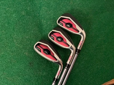Ladies Lynx Crystal half set 5H, 7, 9 irons plus SW - Image 1 of 4