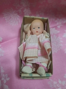 Muñeca Bisque De Colección Kerr & Hinz Cuerdas Articuladas EE. UU. 4" Caja Original K & H Envío Gratis - Imagen 1 de 5