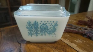 Vintage Pyrex BUTTERPRINT REFRIGERATOR DISH Covered, Small - Picture 1 of 3
