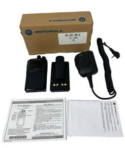 Motorola VX-261-D0-5 UHF 450-512 MHz 16 canali 5 Watt - Foto 1 di 13
