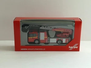 Mercedes-Benz Econic Metz Drehleiter L32 XS Feuerwehr - 1:87 (Herpa Art.: 92777) - Bild 1 von 2