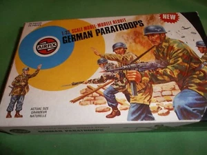 AIRFIX 1/32 MILITARY SERIES GERMAN PARATROOPS - Picture 1 of 8