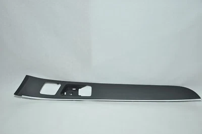 Tapicería de puerta delantera izquierda Hyundai Genesis 2009-2014 adorno superior OEM 24121-3M090 Foto 1 de 4