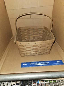 Longaberger C.G. 1983 LARGE Berry Square Basket with Swinging Handle - Picture 1 of 5
