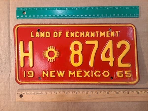 License Plate, New Mexico. 1965, H (House Trailer) "Zia" 8742 - Picture 1 of 3