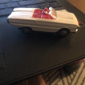 Vgc Lionel HO 1964 Ford Thunderbird Convertible White Slot Cars Runs Clean - Picture 1 of 6