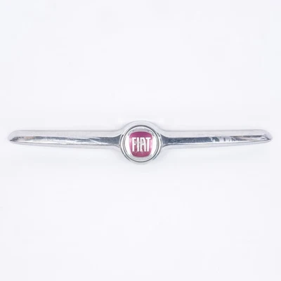 2016 2017 2018 FIAT 500X Silver RADIATOR GRILL BADGE EMBLEM MOLDING - Image 1 of 4