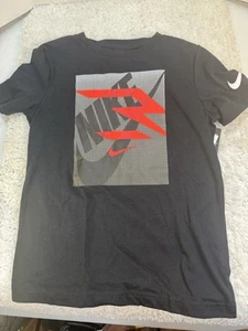 Nike Russell Wilson Boys Graphic Shirt Youth Med age 10-12yrs Black Red 3Brand - Picture 1 of 9