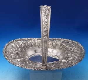 Cesta de plata esterlina con mango oscilante Repousse by Jenkins and Jenkins (#7482) - Imagen 1 de 11