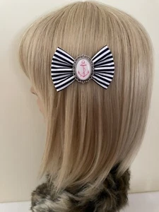 Ancla arco de pelo clip rockabilly pin up niña marinero azul náutico blanco a rayas - Imagen 1 de 2