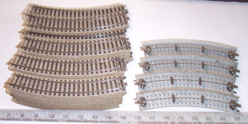 55 X Vintage 5100 Marklin HO/OOO Curved 30º R=360 Full Section 3-Rail Track - Image 1 of 3