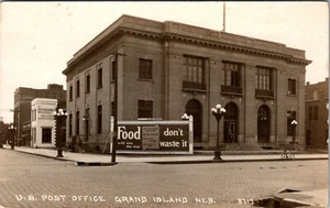 GRAND ISLAND, NEBRASKA - U.S. POST OFFICE - OLD REAL PHOTO POSTCARD - Picture 1 of 2
