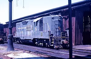 SLIDE C&O GP-9 #6205 NEWPORT NEWS, VIRGINIA MAY 1977 - Picture 1 of 1