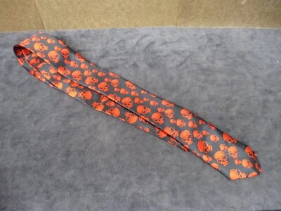 TOTALMENTE NUEVO Corbata Dan Smith Poliéster 2" Negra Con Calaveras Rojas Delgada Ajustada Foto 1 de 2