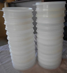 25 Vintage Tupperware Hamburger Freezer Keepers And 2 Lids Clear White Opaque - Picture 1 of 3