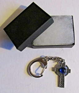 F) KEYRING PEWTER CELTIC BLUE GEM NIMBUS CROSS RELIGIOUS FAITH SYMBOLIC LOGO - Foto 1 di 3