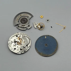 Corum ETA 2892 Automatic Watch Movement & Blue Dial Vintage Swiss Parts 28.3mm - Picture 1 of 24