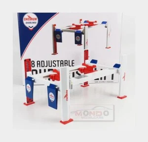 1:18 GREENLIGHT Chevron Garage Set Officina Four Post Lift GREEN13637 - Foto 1 di 2