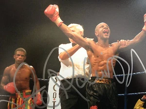 STEVE ROBINSON - WALISISCHER WELTMEISTER - SIGNIERTES FARB ACTIONFOTO - Bild 1 von 1