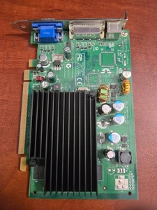 Dell GeForce 7300 LE PCIe x16 Video Card 128MB DVI VGA TV-Out 0CH484 CH484 P280 - Picture 1 of 3