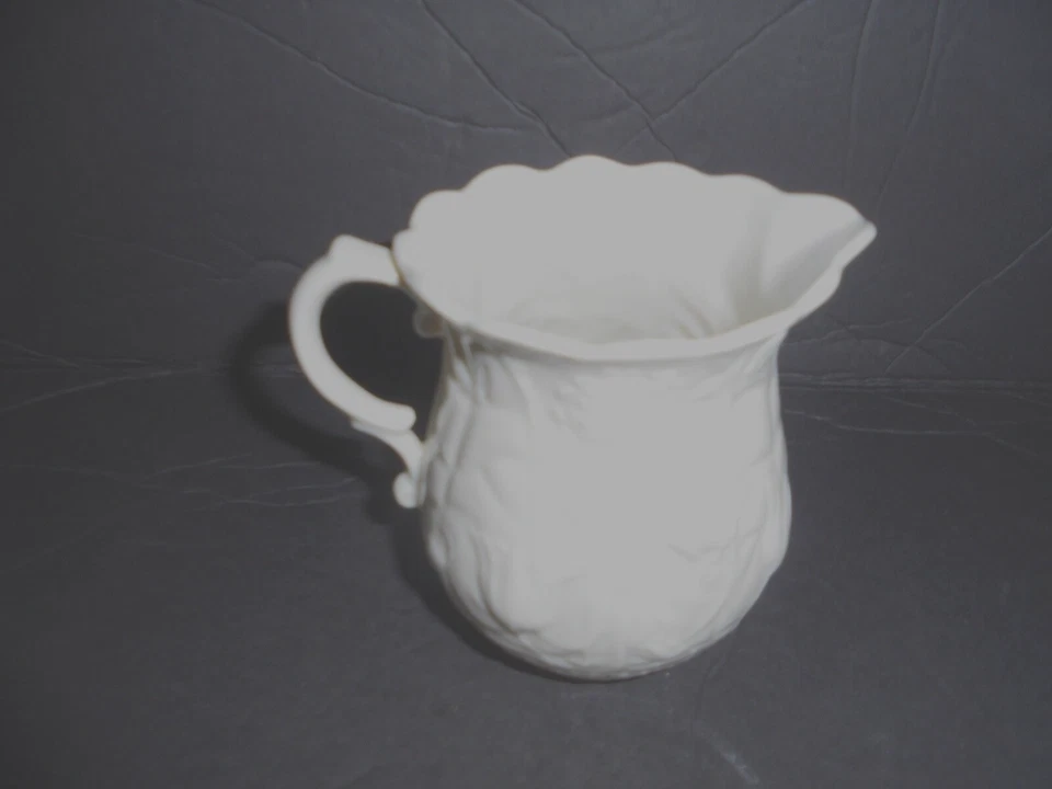 ANILLO BELLEEK SERENITY CREMA ORO ALREDEDOR DE LA PARTE INFERIOR CON MARCA VERDE EN LA PARTE INFERIOR Foto 1 de 4