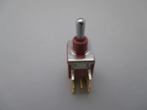 Interruptor de palanca C&K ET23MD1ABE - Imagen 1 de 3
