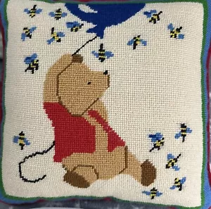 Kleines neues Winnie Puuh & Bienen Nadelkissen/Samtrücken 10,5” x 10,5” - Bild 1 von 3