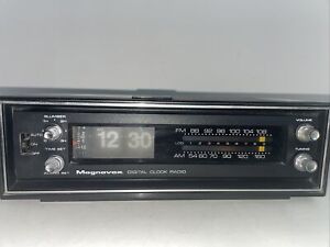Vintage Magnavox Digital Number Flip Clock Radio Works Perfectly
