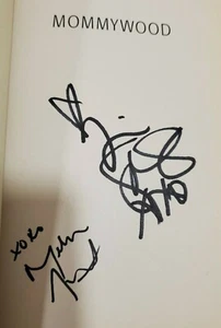 Mommywood by Tori Spelling hand signed autograph by Tori Spelling and Hilary Lif - Picture 1 of 3