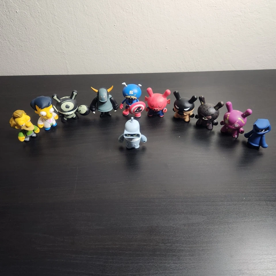 Kidrobot 3" Vinyl Figures- Various Series- Lot of 11-Futurama Bender,The Cap'N.. - Image 1 of 4