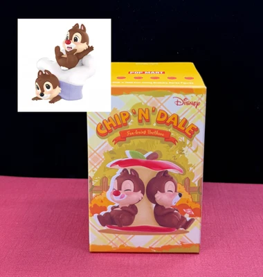 Authentic Pop Mart☆ Chip 'n' Dale ☆Fun Loving Brothers : Glove Sofa Figure Foto 1 de 4