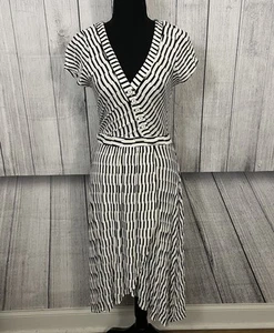 Vestido para mujer Maeve Anthropologie XS blanco y negro a rayas pulóver envolvente sintético - Imagen 1 de 8